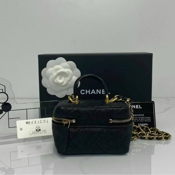 Chanel mini vanity - most popular style - Picture 3 of 5